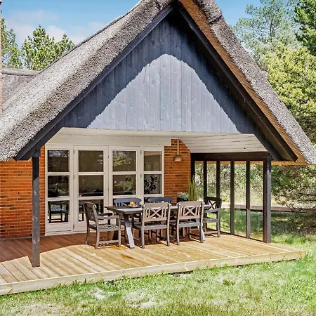 3 Bedroom Awesome In Romo Дом отдыха