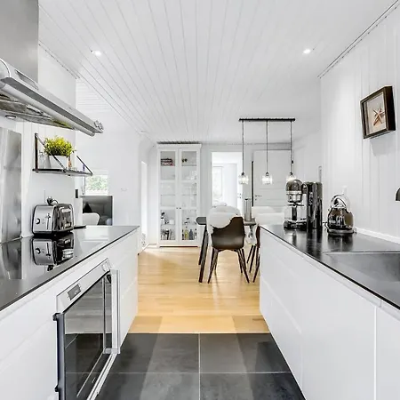 3 Bedroom Awesome In Romo *